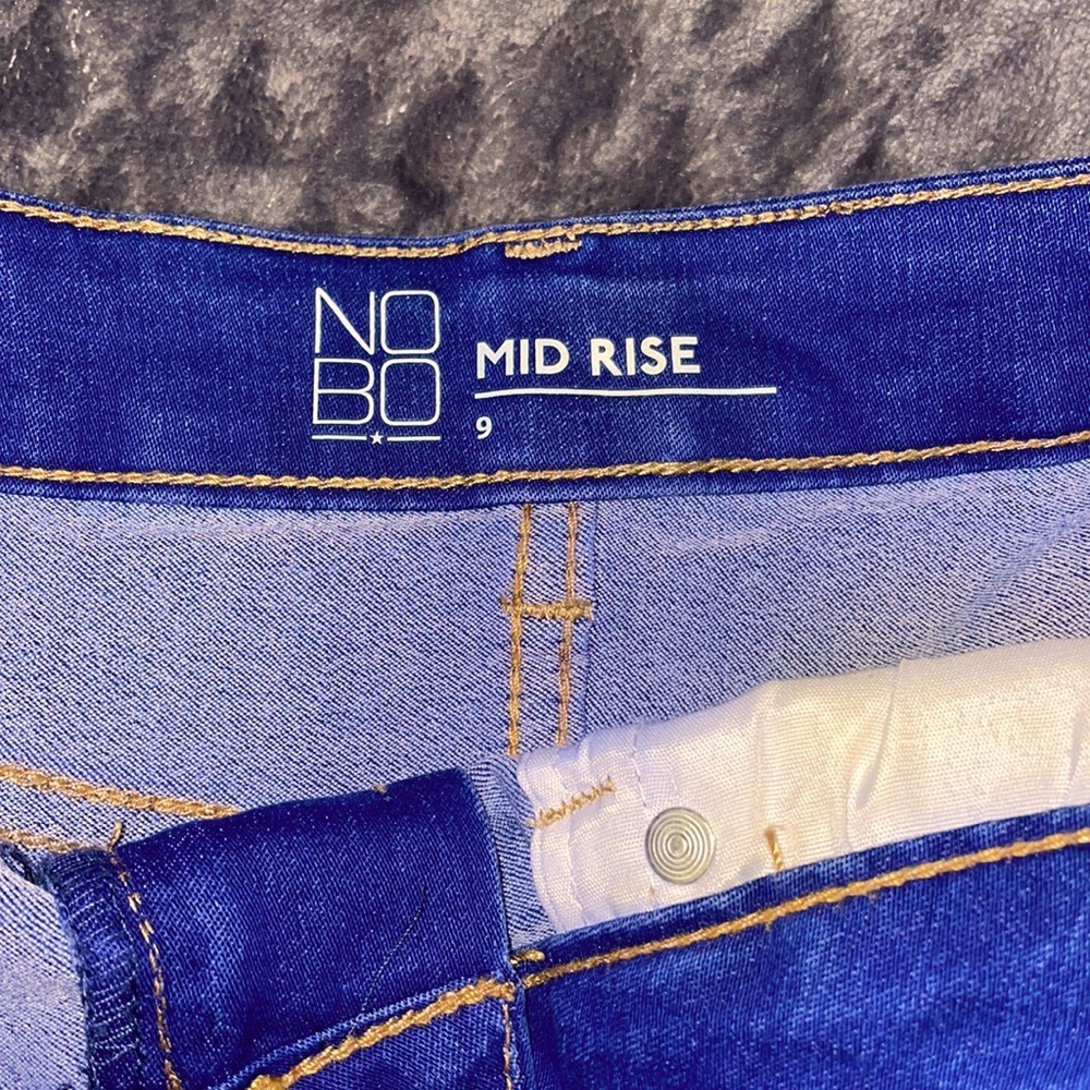 Size: 9 - Picture 2 of 3